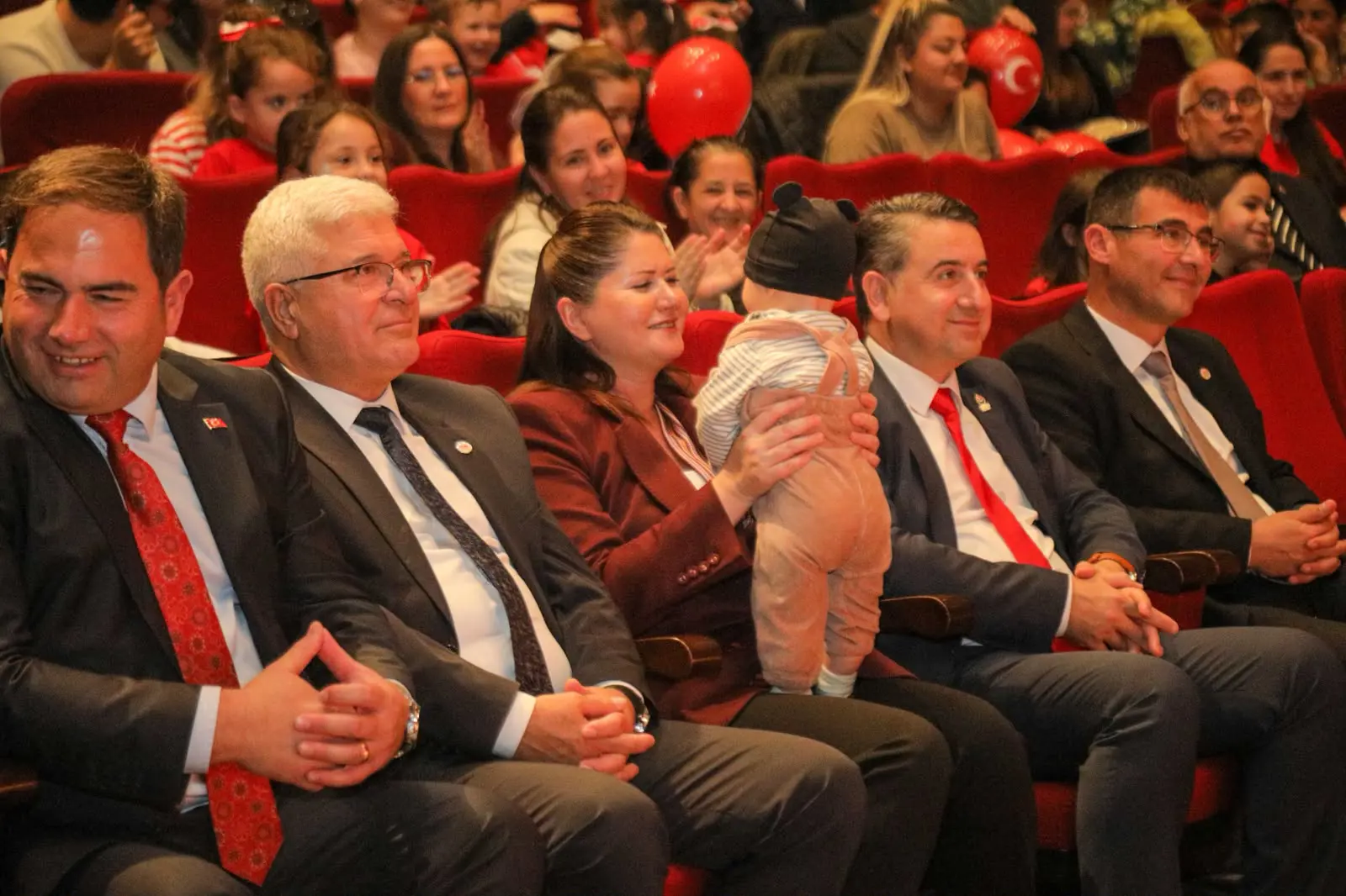 CUMHURİYET COŞKUSU EDİRNE’DE ÇOCUKLARIN NEŞESİYLE BÜYÜDÜ galeri görseli